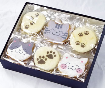 七福にゃんべいと肉球せんべい（24枚入り箱）
